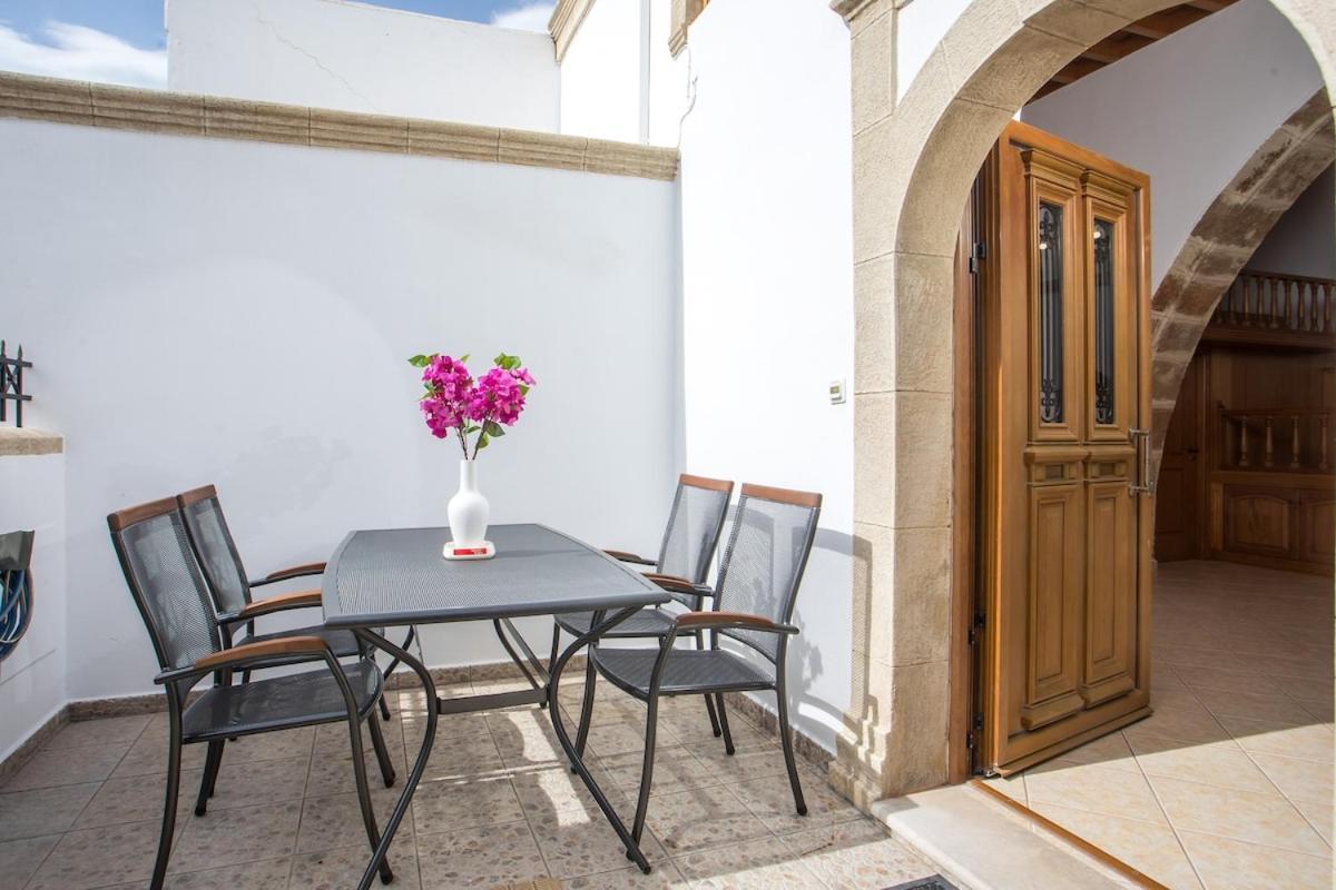 Socrates Traditional House